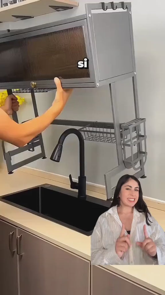 Organizador de cocina sobre lavaplatos